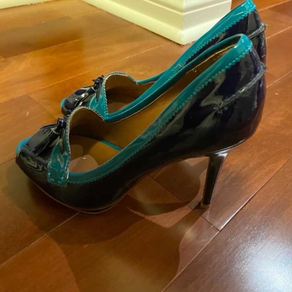 Heels - Picture 2 of 3